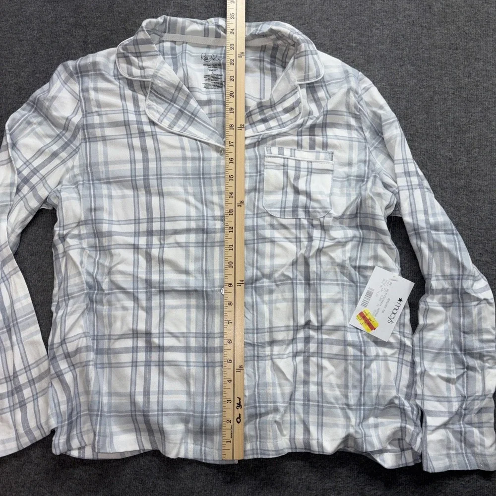 Women's button-down pajama top by Roudelain in a white and‎ gray plaid Large